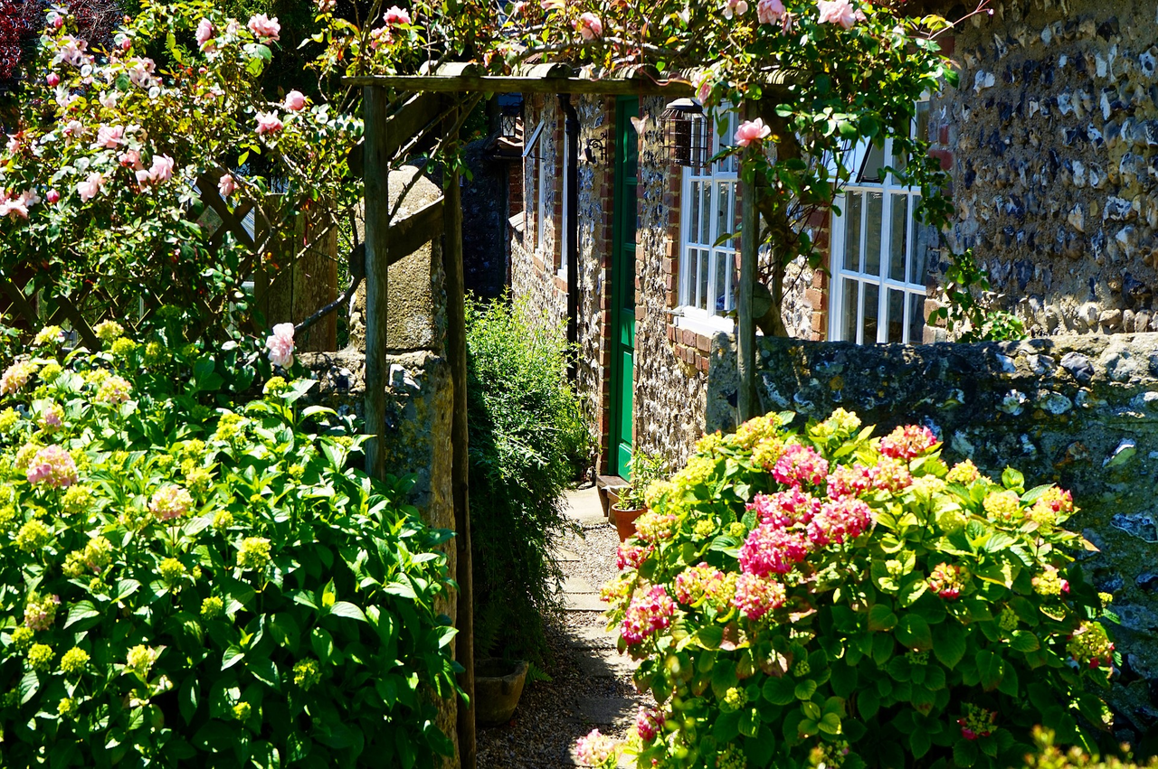 6 Landscaping Methods to Prevent